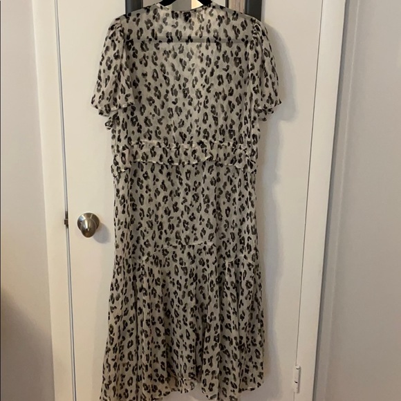 Stunning cover up! - Picture 5 of 5